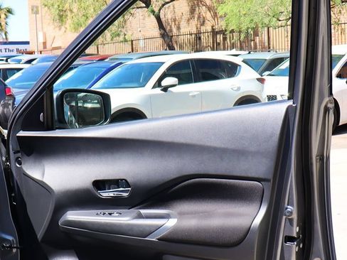 Used 2021 Nissan Kicks SV FWD image 29
