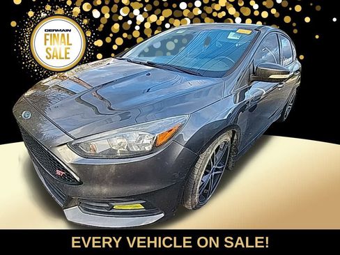 Used 2017 Ford Focus ST image 4