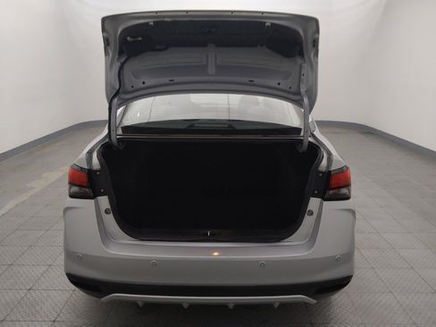 Used 2020 Nissan Versa SR FWD image 29