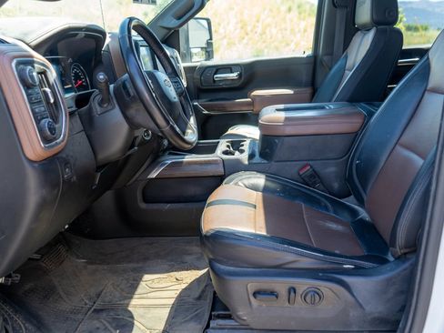 Used 2021 Chevrolet Silverado 3500 High Country w/ Z71 Off-Road Package AWD/4WD image 12