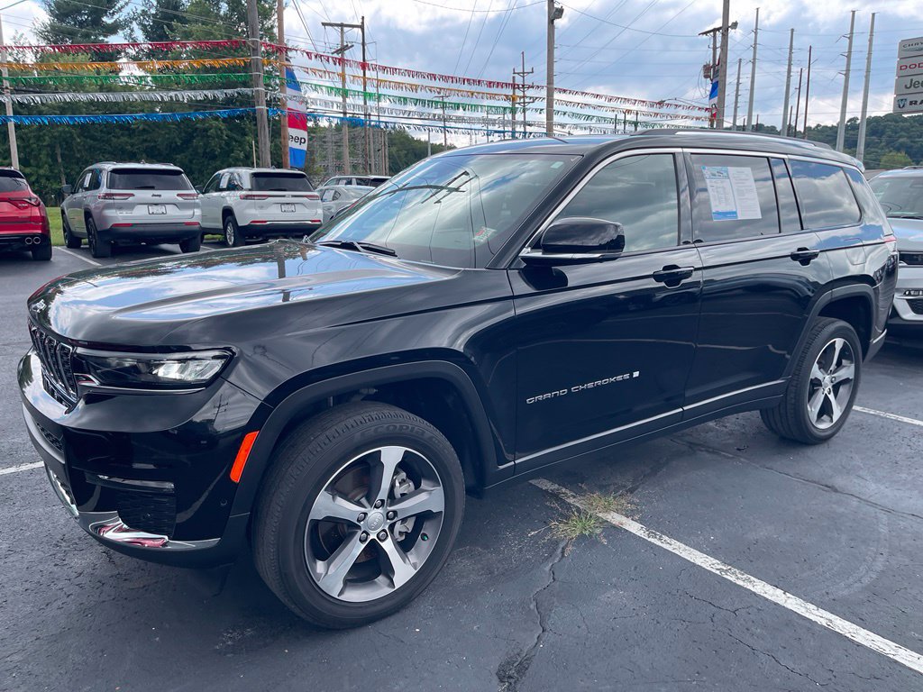 Used 2023 Jeep Grand Cherokee L Limited w/ Luxury Tech Group II AWD/4WD image 2