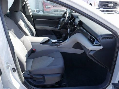 Used 2022 Toyota Camry LE image 22