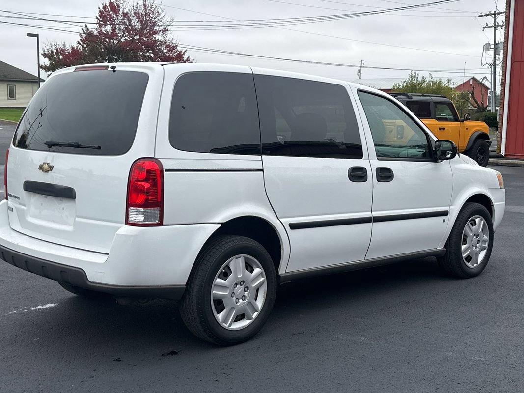 Used 2008 Chevrolet Uplander LS w/ Climate Package FWD image 8