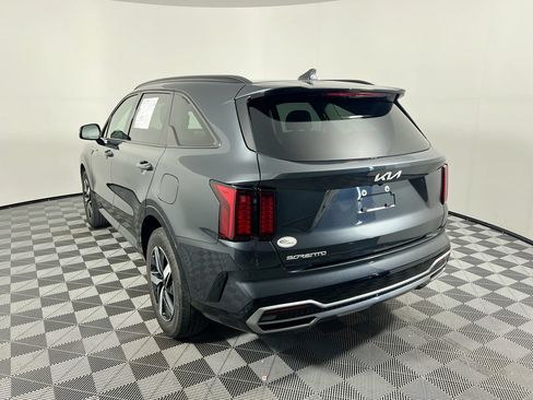 Certified 2023 Kia Sorento EX w/ Panoramic Sunroof Package FWD image 6