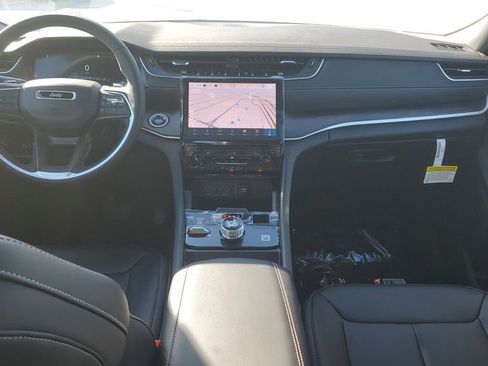 New 2025 Jeep Grand Cherokee Limited image 12