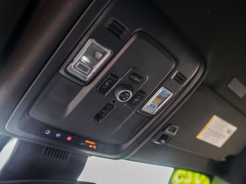 Used 2025 GMC Yukon Denali image 21