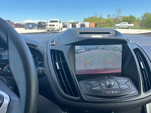 Used 2016 Ford Escape SE w/ Equipment Group 201A AWD/4WD image 16