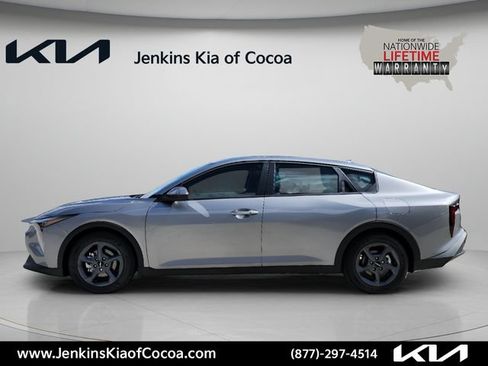 New 2026 Kia K4 FWD image 9