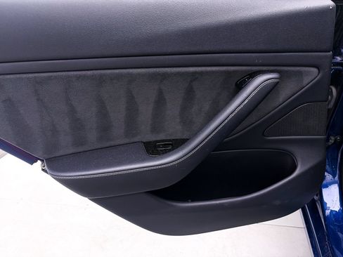 Used 2018 Tesla Model 3 Long Range RWD image 32