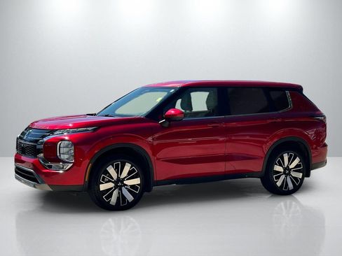 Used 2025 Mitsubishi Outlander SE FWD image 8