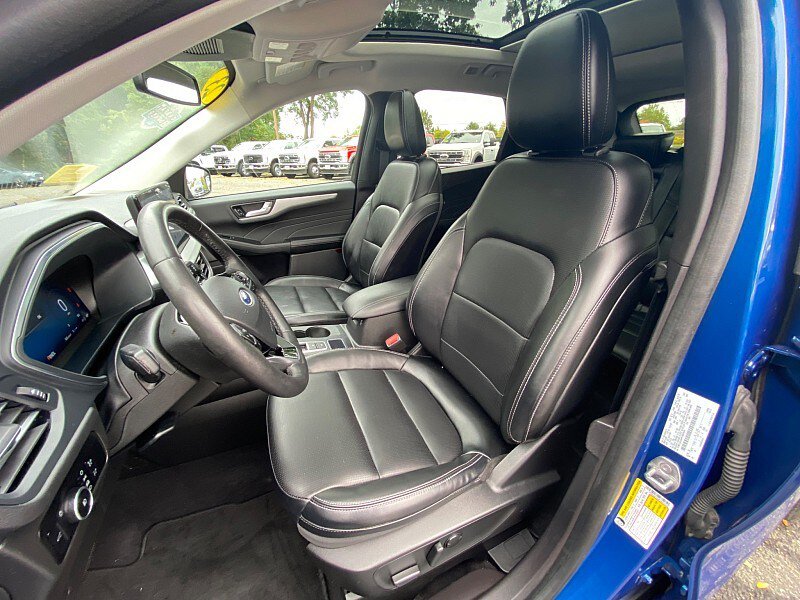 Used 2023 Ford Escape Platinum w/ Class II Trailer Tow Package AWD/4WD image 24
