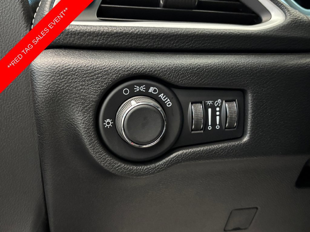 New 2027 Chrysler Pacifica Select FWD image 31