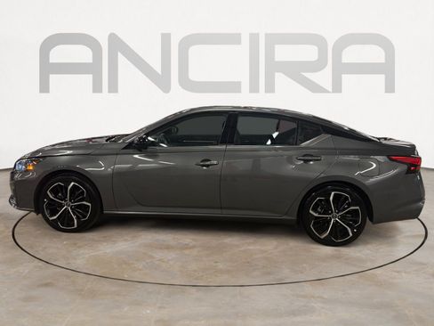 Used 2024 Nissan Altima 2.5 SR FWD image 7