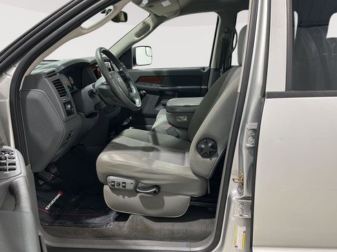 Used 2006 Dodge Ram 2500 Truck SLT image 9