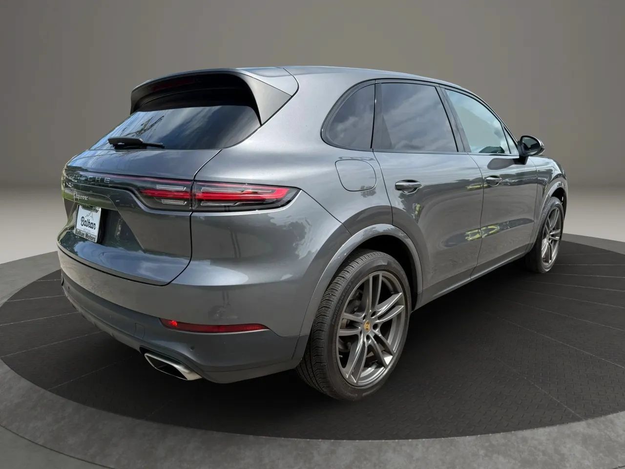 Used 2021 Porsche Cayenne AWD/4WD image 3