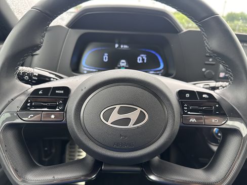 Used 2025 Hyundai Elantra Sport w/ Cargo Package FWD image 10