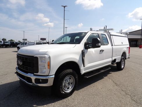 Used 2023 Ford F250 XL w/ XL Driver Assist Package AWD/4WD image 3