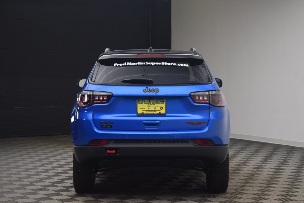 New 2026 Jeep Compass Trailhawk w/ Sun, Sound & Navigation Group AWD/4WD image 10