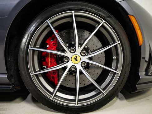 Used 2022 Ferrari 812 GTS RWD image 15