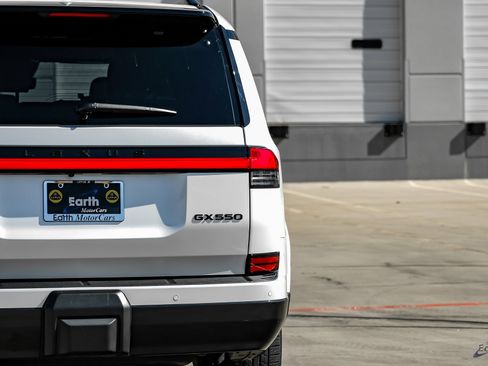 Used 2025 Lexus GX 550 image 12