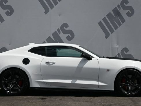 Used 2020 Chevrolet Camaro SS RWD image 4
