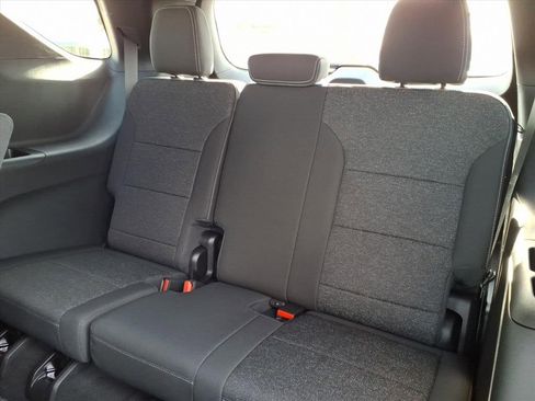 New 2026 Chevrolet Traverse LT image 13