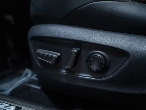 Certified 2023 Toyota Venza XLE image 22