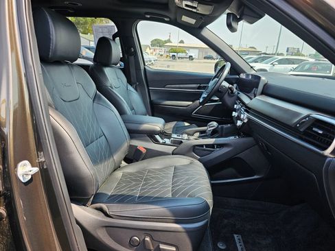 Used 2023 Kia Telluride SX X-Line AWD/4WD image 16
