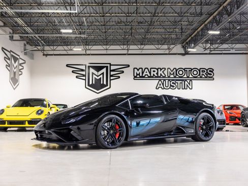 Used 2020 Lamborghini Huracan EVO image 1