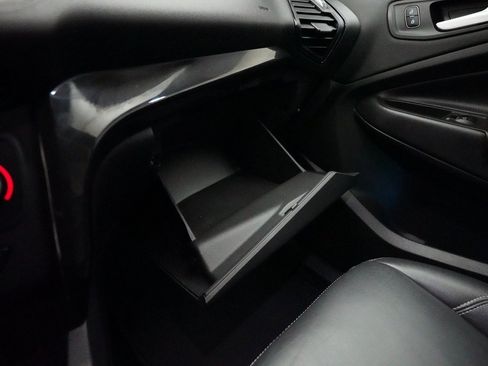 Used 2019 Ford Escape Titanium image 31