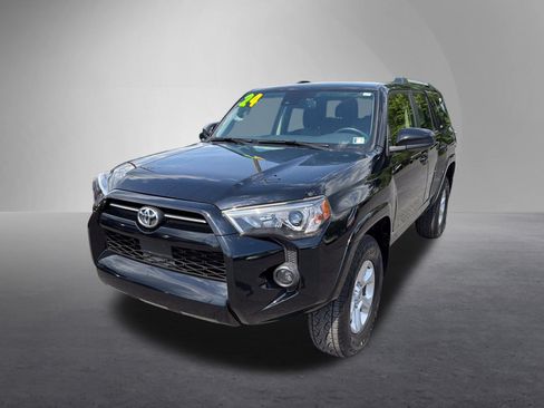Used 2024 Toyota 4Runner SR5 AWD/4WD image 8