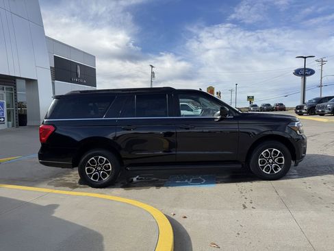 Certified 2024 Ford Expedition Max XLT image 3