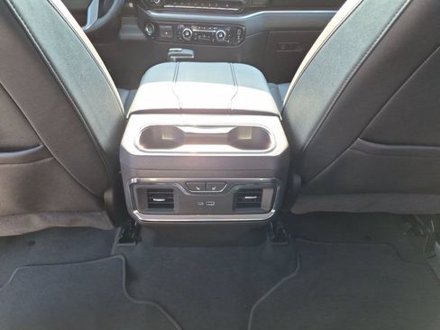 Used 2025 GMC Sierra 1500 SLT AWD/4WD image 35