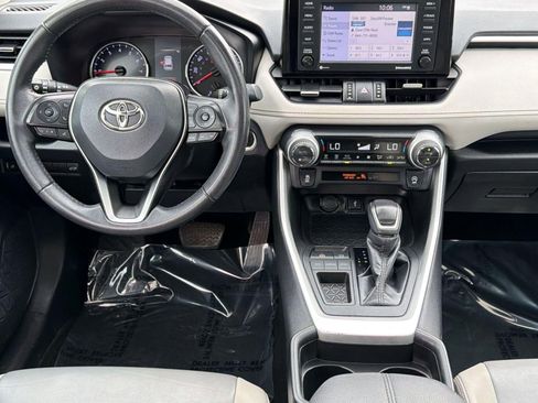 Used 2021 Toyota RAV4 XLE Premium FWD image 26