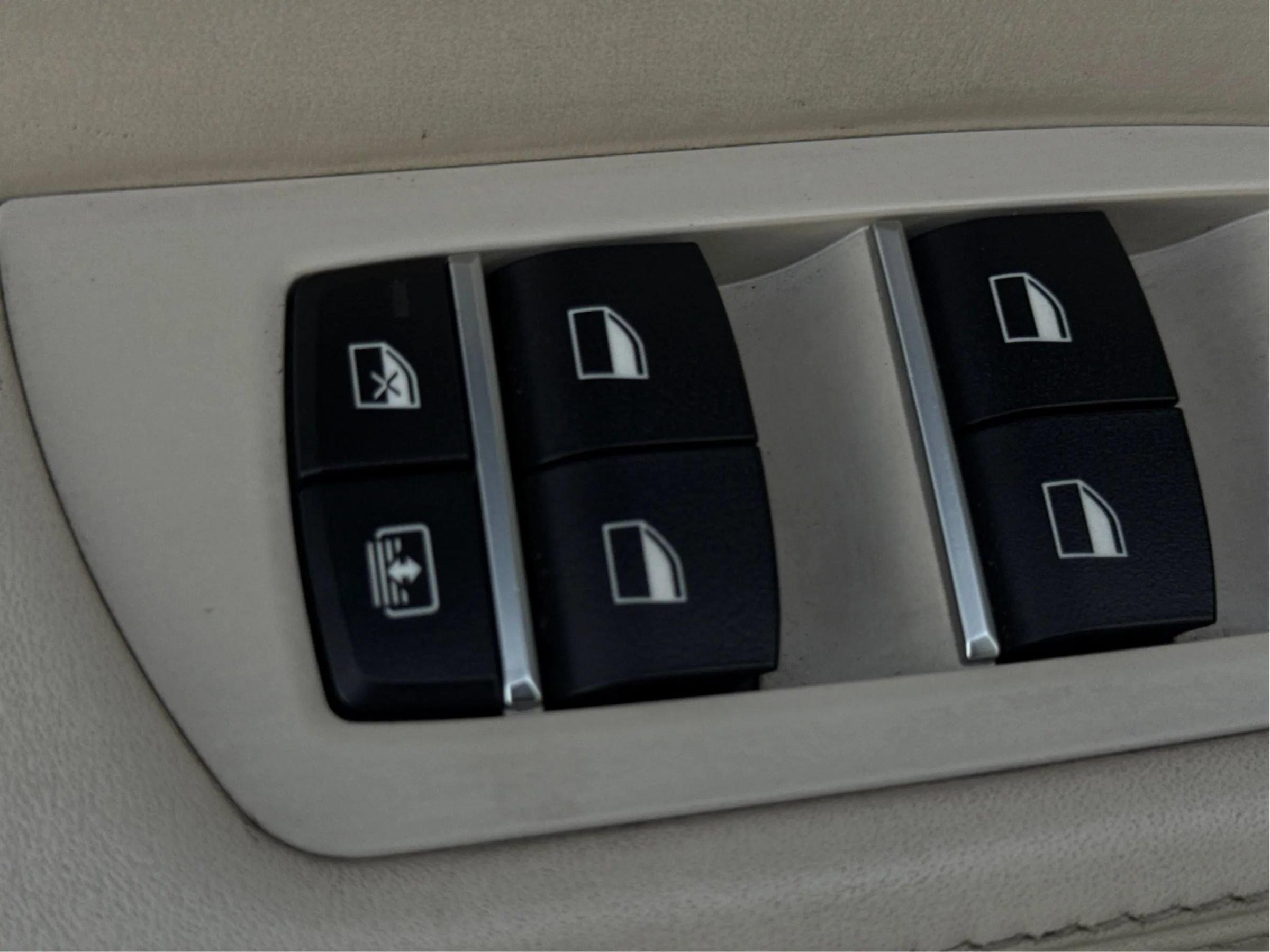 Used 2015 BMW 750Li RWD image 48