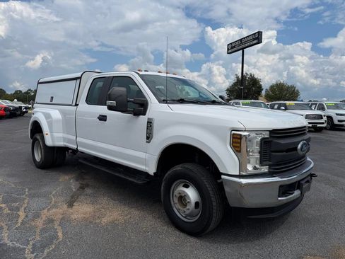 Used 2018 Ford F350 XL w/ Power Equipment Group AWD/4WD image 2