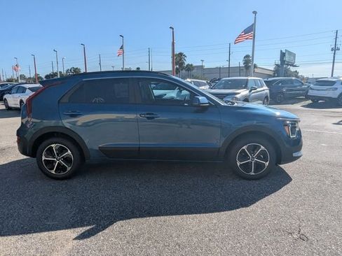New 2026 Kia Niro EX FWD image 7