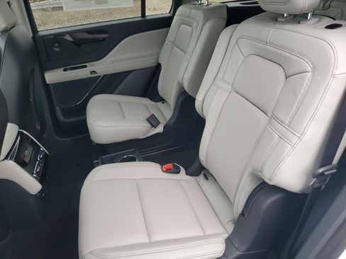 New 2026 Lincoln Aviator Reserve w/ Jet Appearance Package AWD/4WD image 26