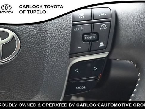 Used 2025 Toyota Camry SE w/ Convenience Package FWD image 29