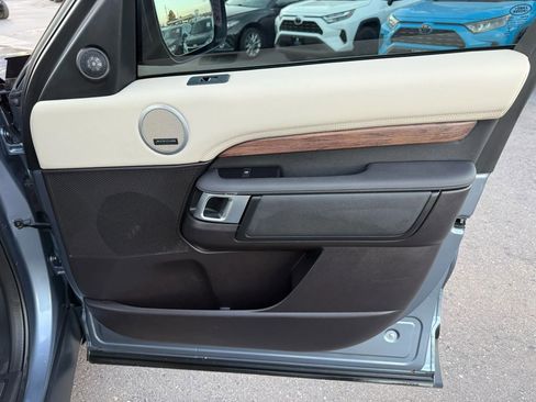 Used 2019 Land Rover Discovery HSE image 43