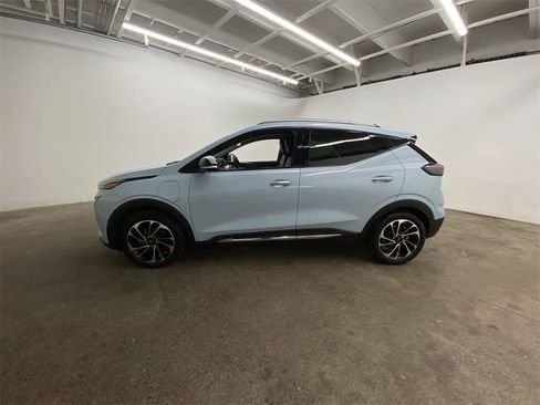 Used 2022 Chevrolet Bolt EUV Premier image 3