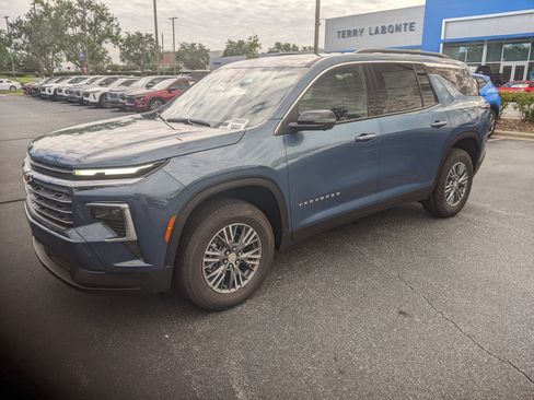 New 2026 Chevrolet Traverse LT w/ Driver Confidence Package image 3