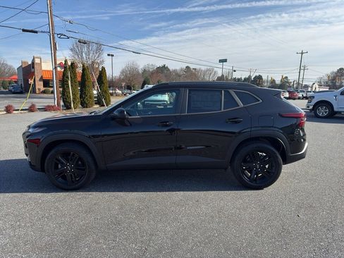 New 2026 Chevrolet Trax ACTIV w/ Sunroof Package image 3