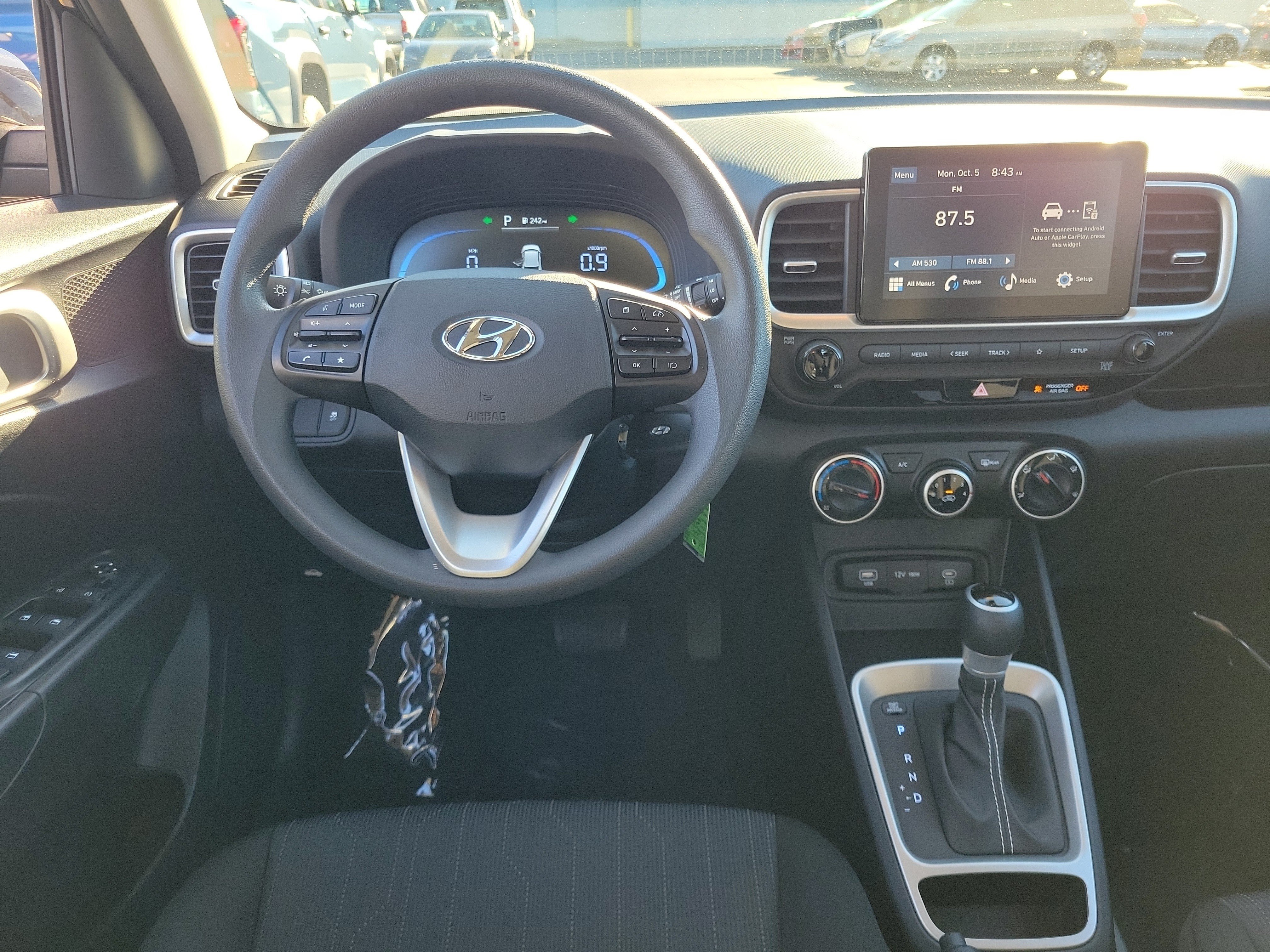 Used 2025 Hyundai Venue SE FWD image 10