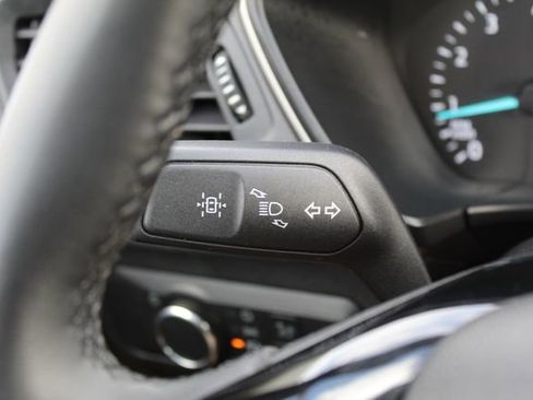 Used 2022 Ford Escape SE w/ Cold Weather Package image 17