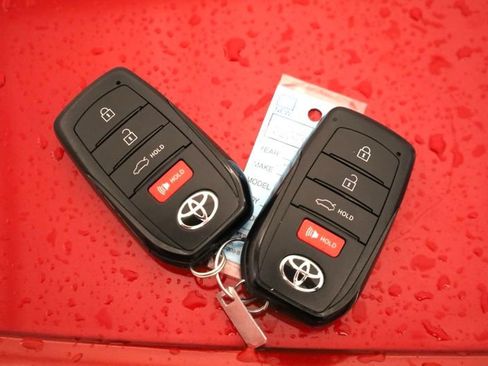 Certified 2025 Toyota Camry SE w/ Convenience Package image 37