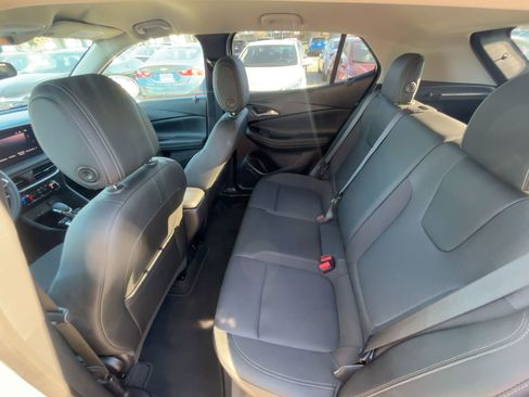 Used 2025 Buick Encore GX Preferred image 3