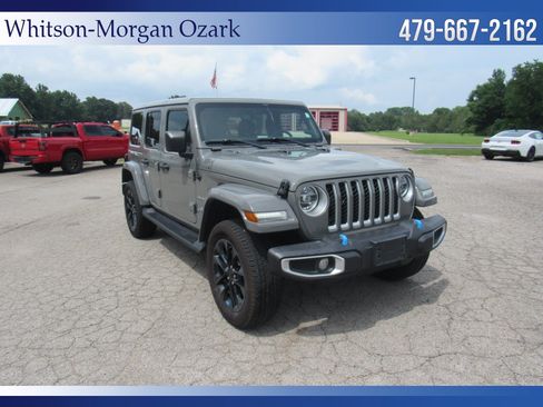 Used 2022 Jeep Wrangler Unlimited Sahara w/ Cold Weather Group AWD/4WD image 21