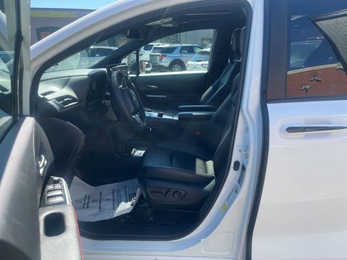 Used 2025 Toyota Sienna XSE w/ XSE Plus Package AWD/4WD image 8