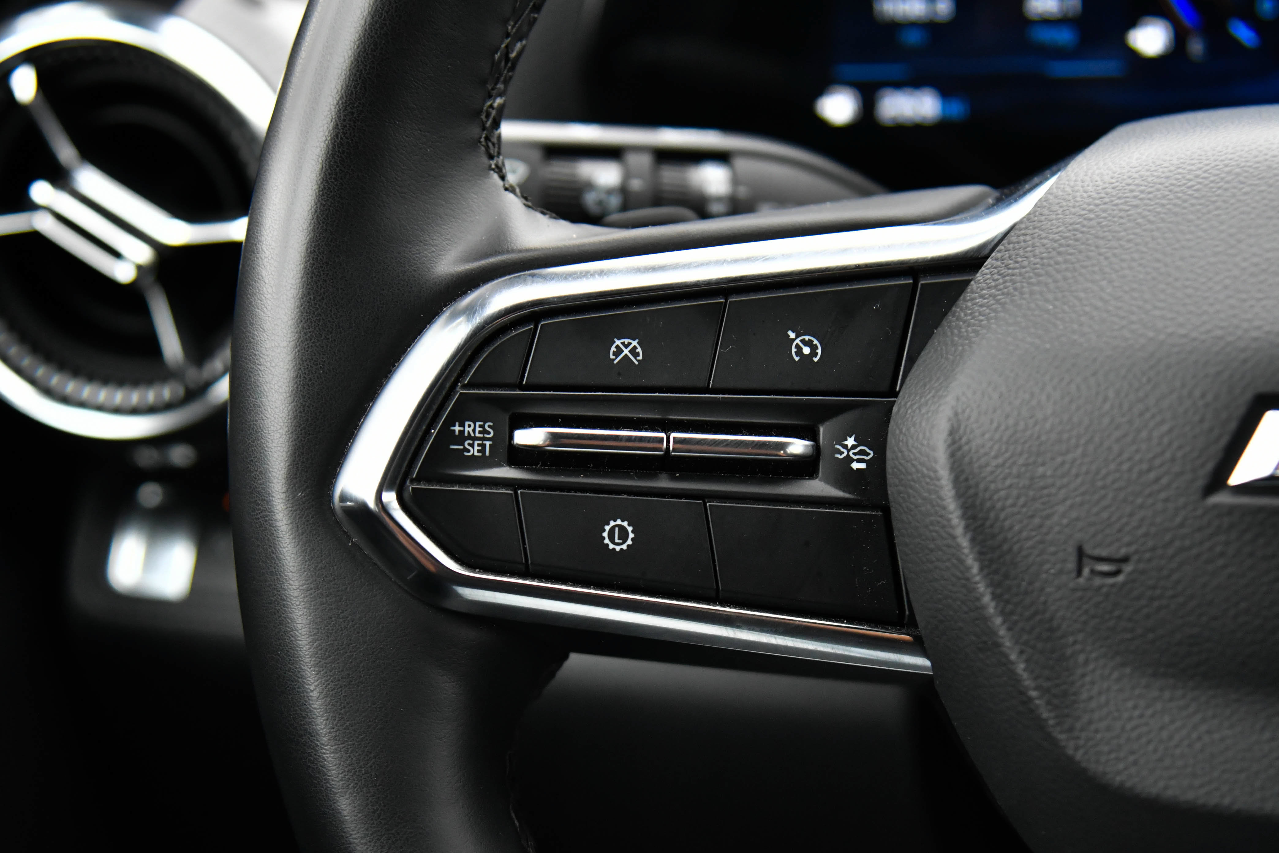 Used 2025 Chevrolet Equinox LT FWD image 32